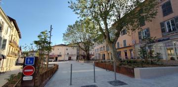 Place Docteur Valois